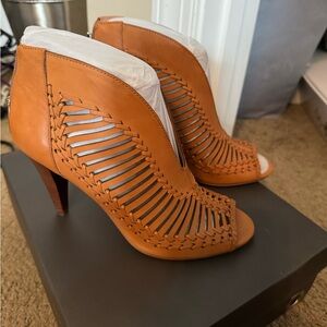 Vince Camuto NIB Booties